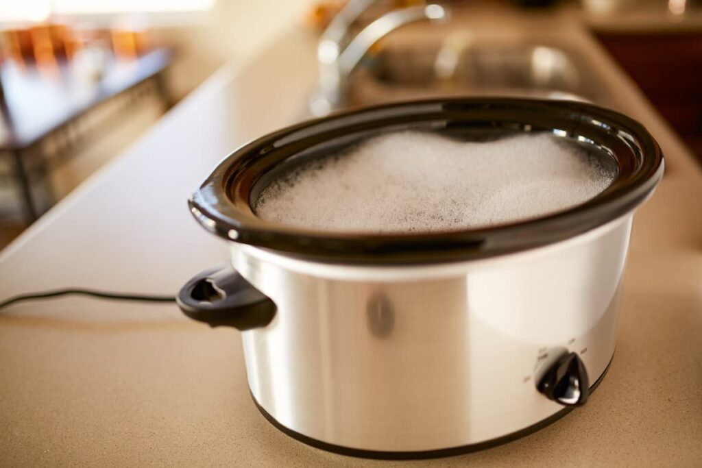 slow cooker boiling water