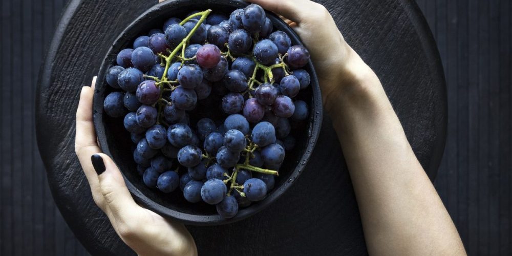 Are Grapes and Raisins Toxic to Dogs? Can Dogs Eat Grapes & Raisins?